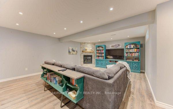 Photo 34 of 320 Bankside Drive, Kitchener — HOMEH