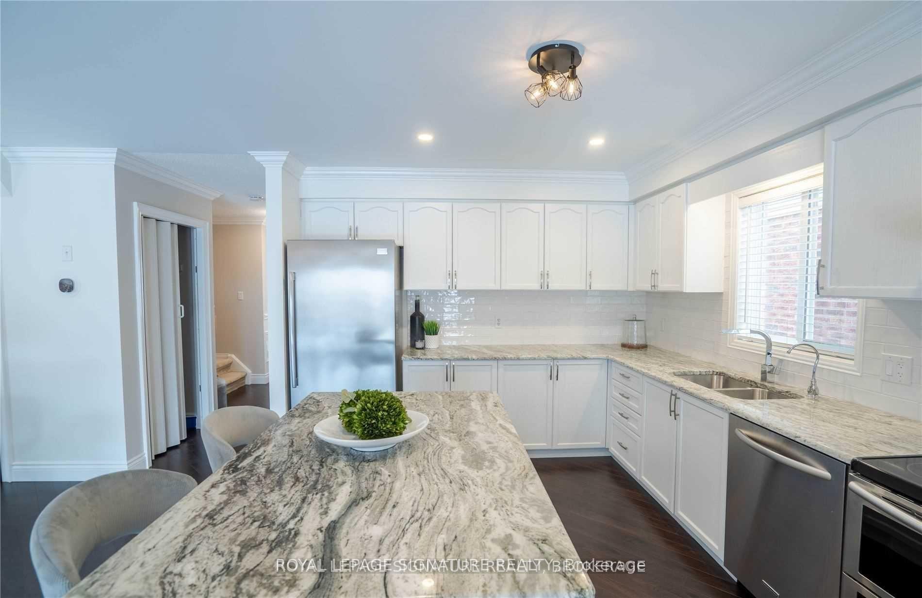 Photo 8 of 390 Sienna Crescent, Kitchener — HOMEH
