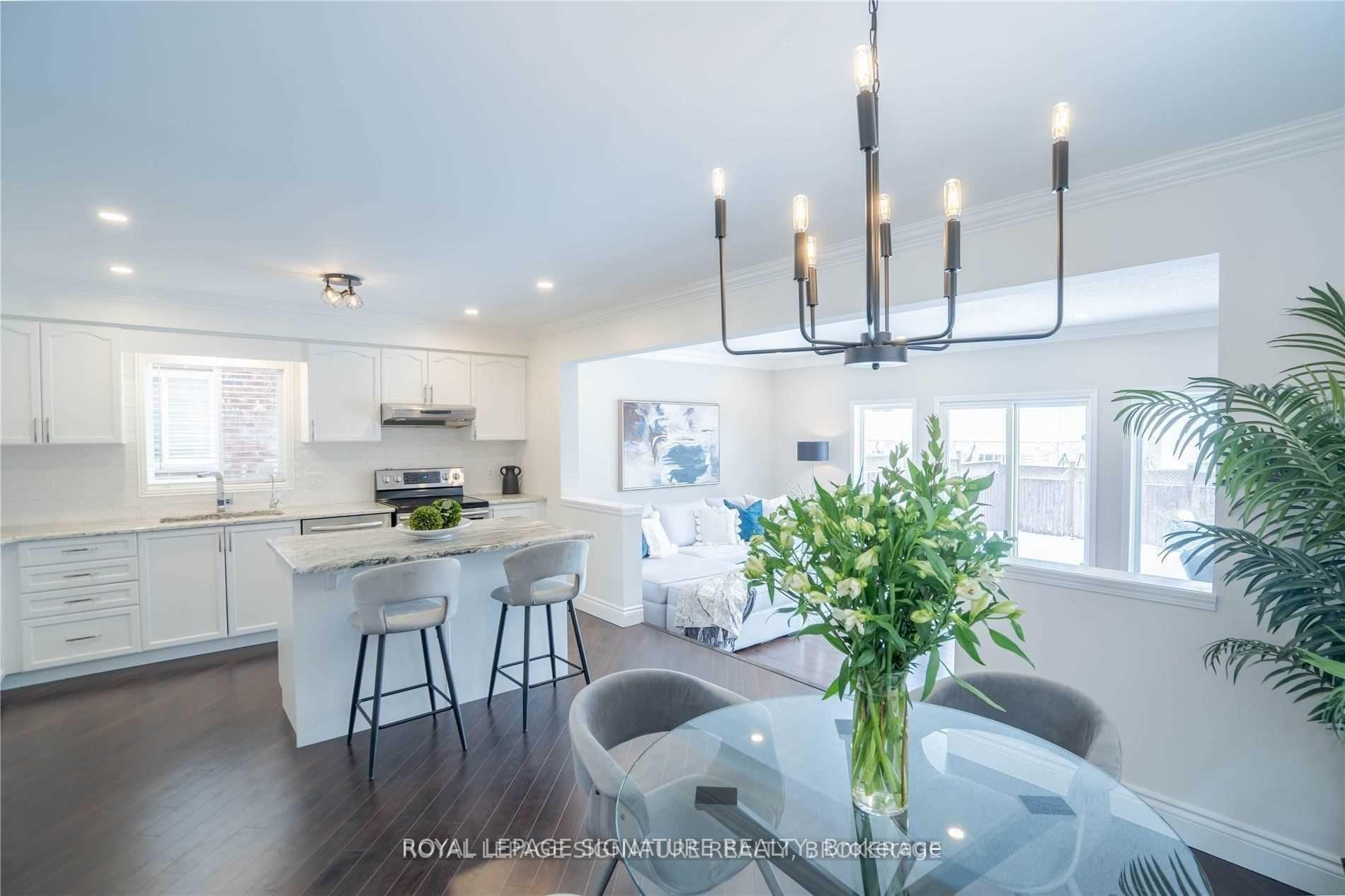 Photo 10 of 390 Sienna Crescent, Kitchener — HOMEH