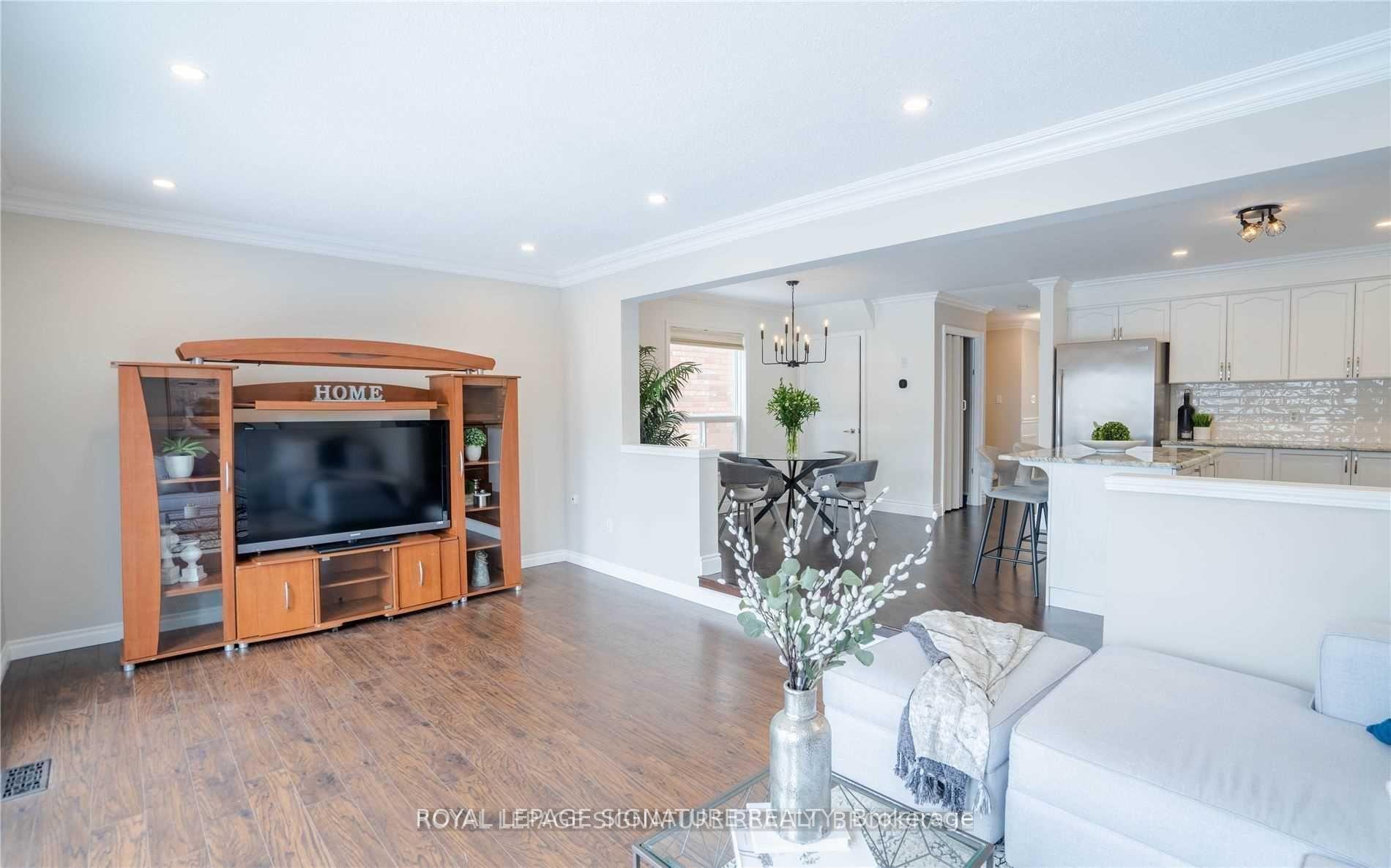 Photo 13 of 390 Sienna Crescent, Kitchener — HOMEH