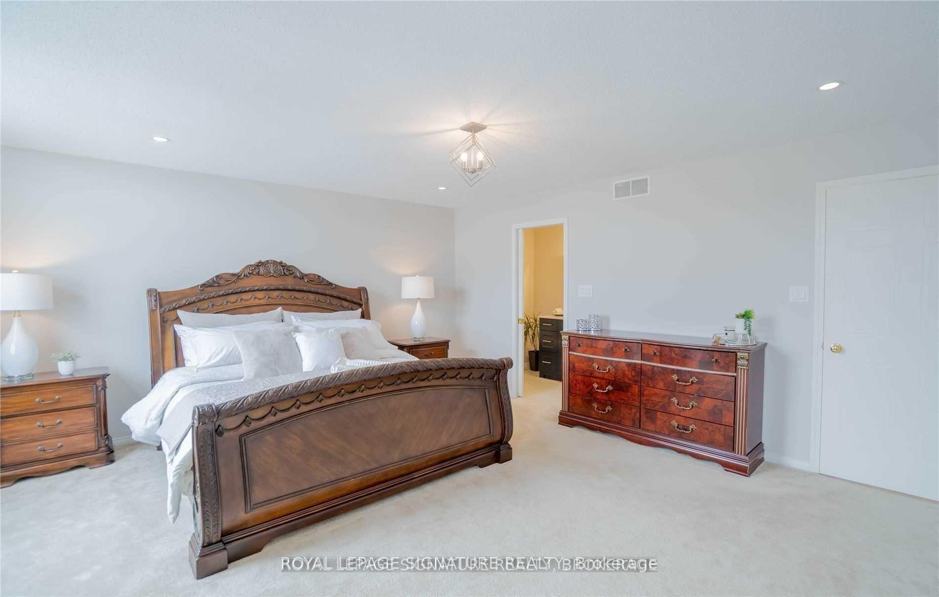 Photo 16 of 390 Sienna Crescent, Kitchener — HOMEH