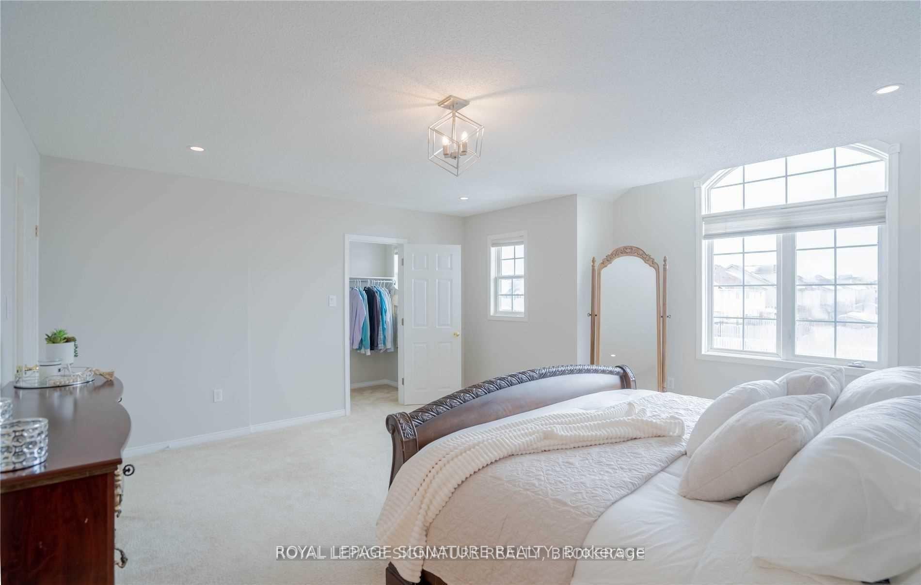 Photo 17 of 390 Sienna Crescent, Kitchener — HOMEH