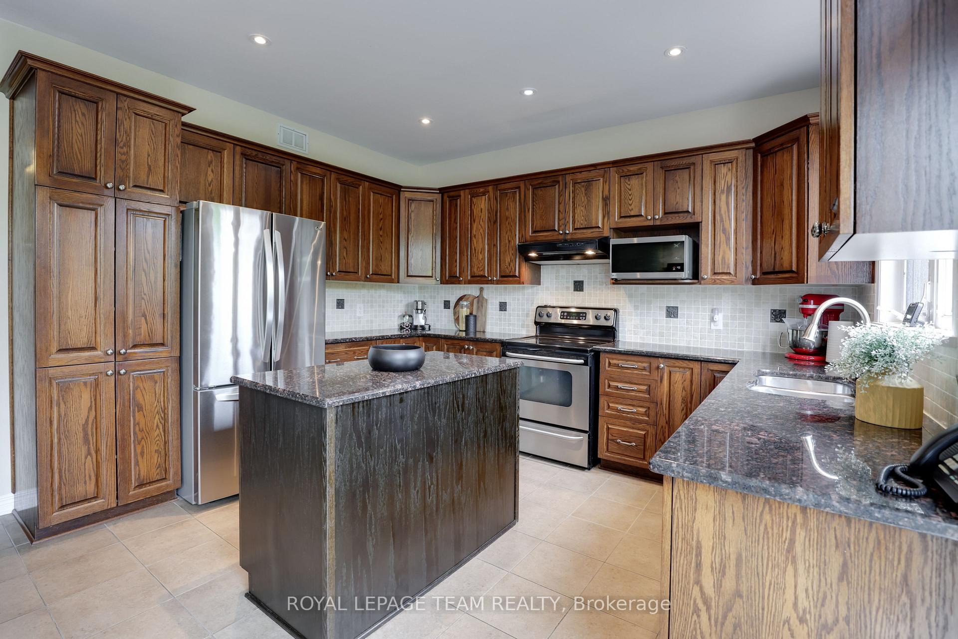 Photo 17 of 438 Brunskill Way, Ottawa, Kanata - Kanata Lakes/Heritage Hills — HOMEH