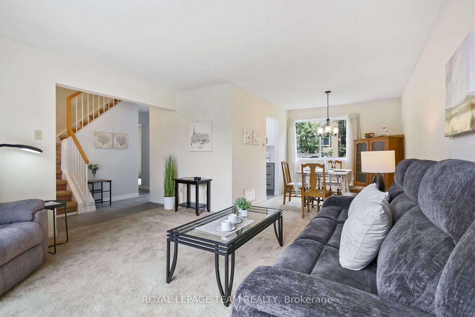 Photo 2 of 22 Hewitt Way, Ottawa, Kanata - Katimavik — HOMEH