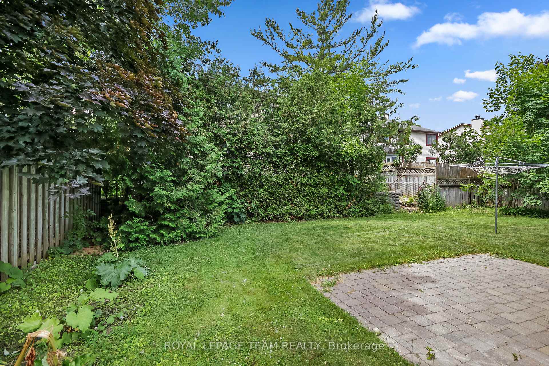 Photo 5 of 22 Hewitt Way, Ottawa, Kanata - Katimavik — HOMEH