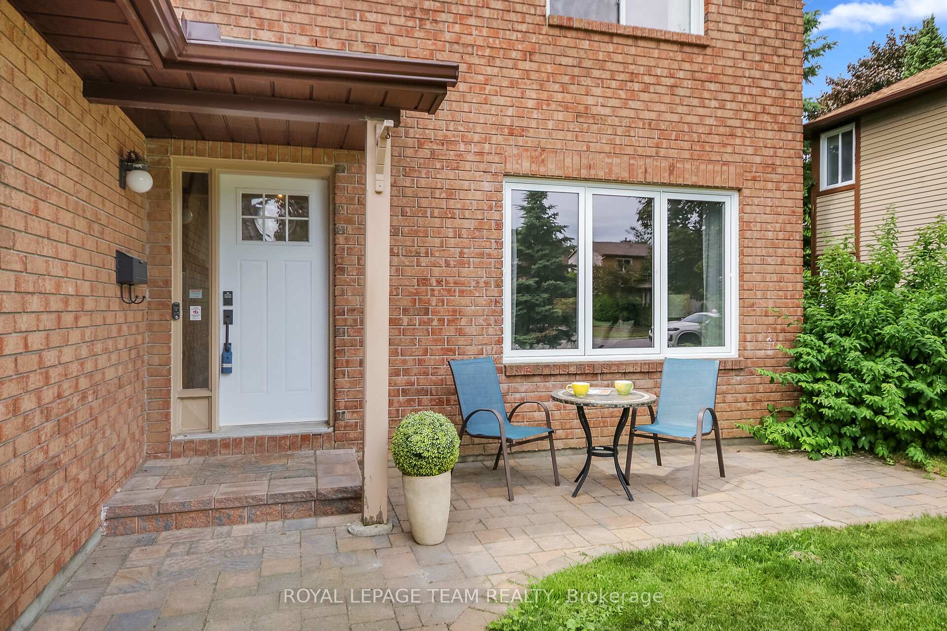 Photo 7 of 22 Hewitt Way, Ottawa, Kanata - Katimavik — HOMEH
