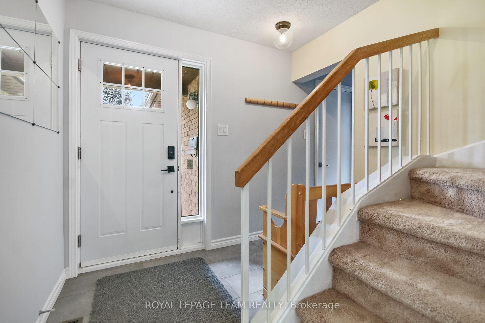 Photo 8 of 22 Hewitt Way, Ottawa, Kanata - Katimavik — HOMEH