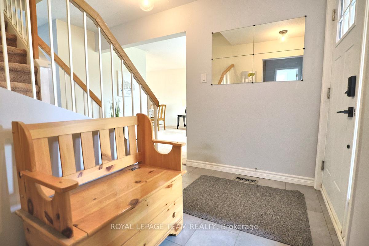 Photo 9 of 22 Hewitt Way, Ottawa, Kanata - Katimavik — HOMEH