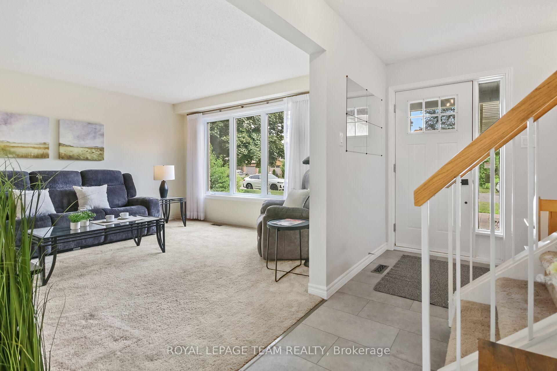 Photo 10 of 22 Hewitt Way, Ottawa, Kanata - Katimavik — HOMEH