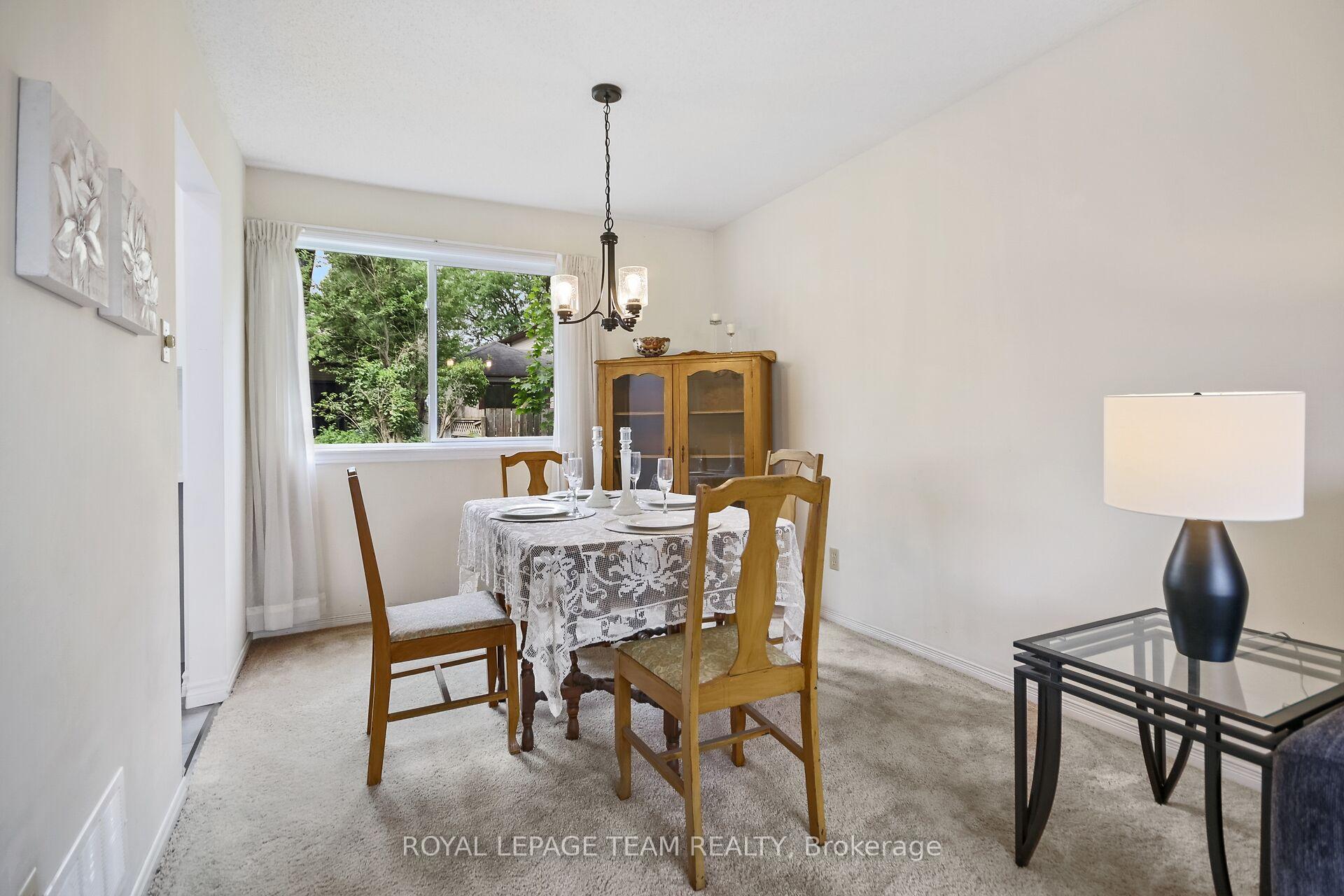 Photo 13 of 22 Hewitt Way, Ottawa, Kanata - Katimavik — HOMEH