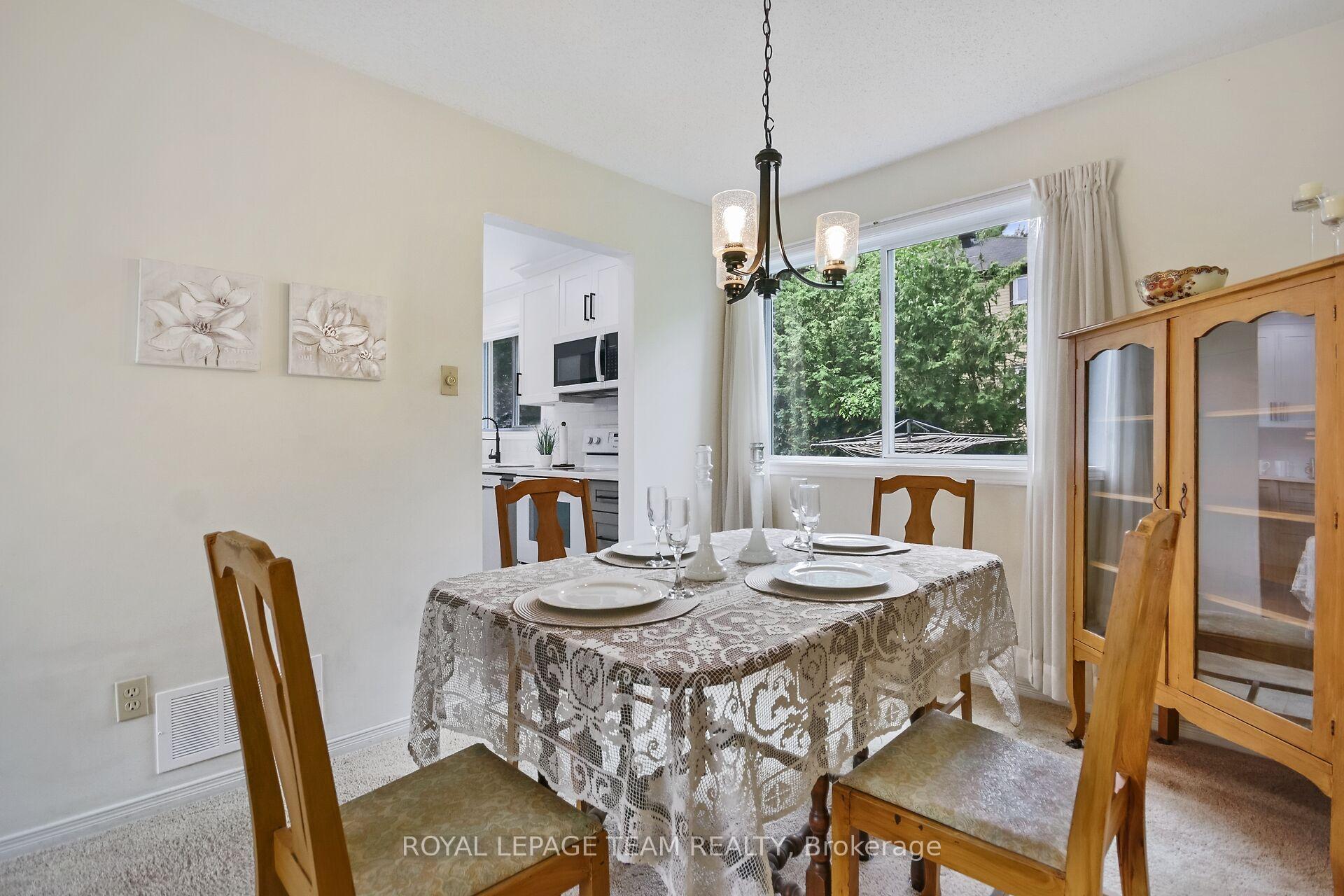 Photo 15 of 22 Hewitt Way, Ottawa, Kanata - Katimavik — HOMEH