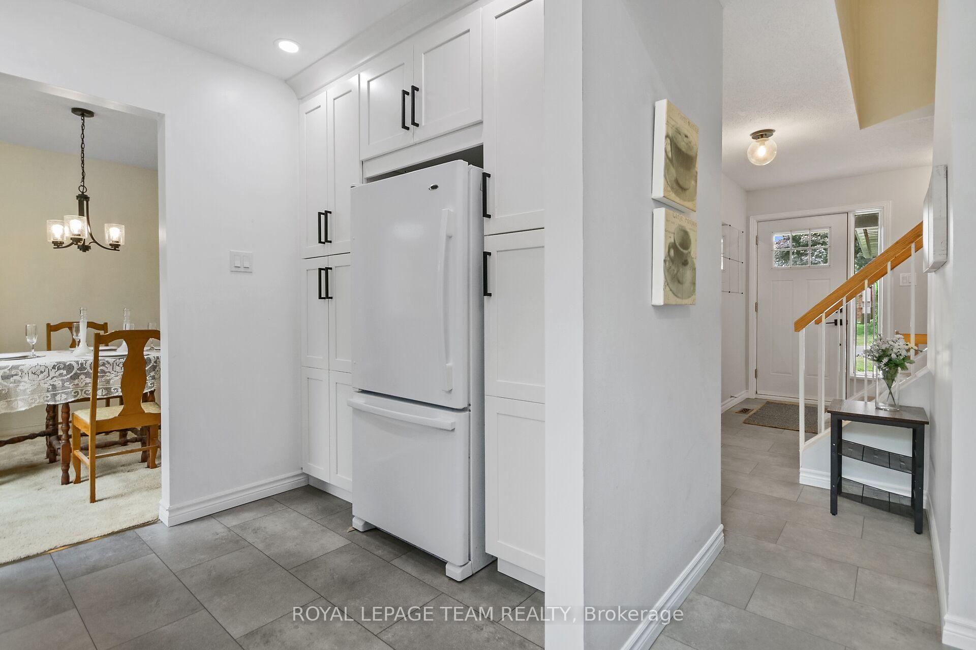 Photo 17 of 22 Hewitt Way, Ottawa, Kanata - Katimavik — HOMEH