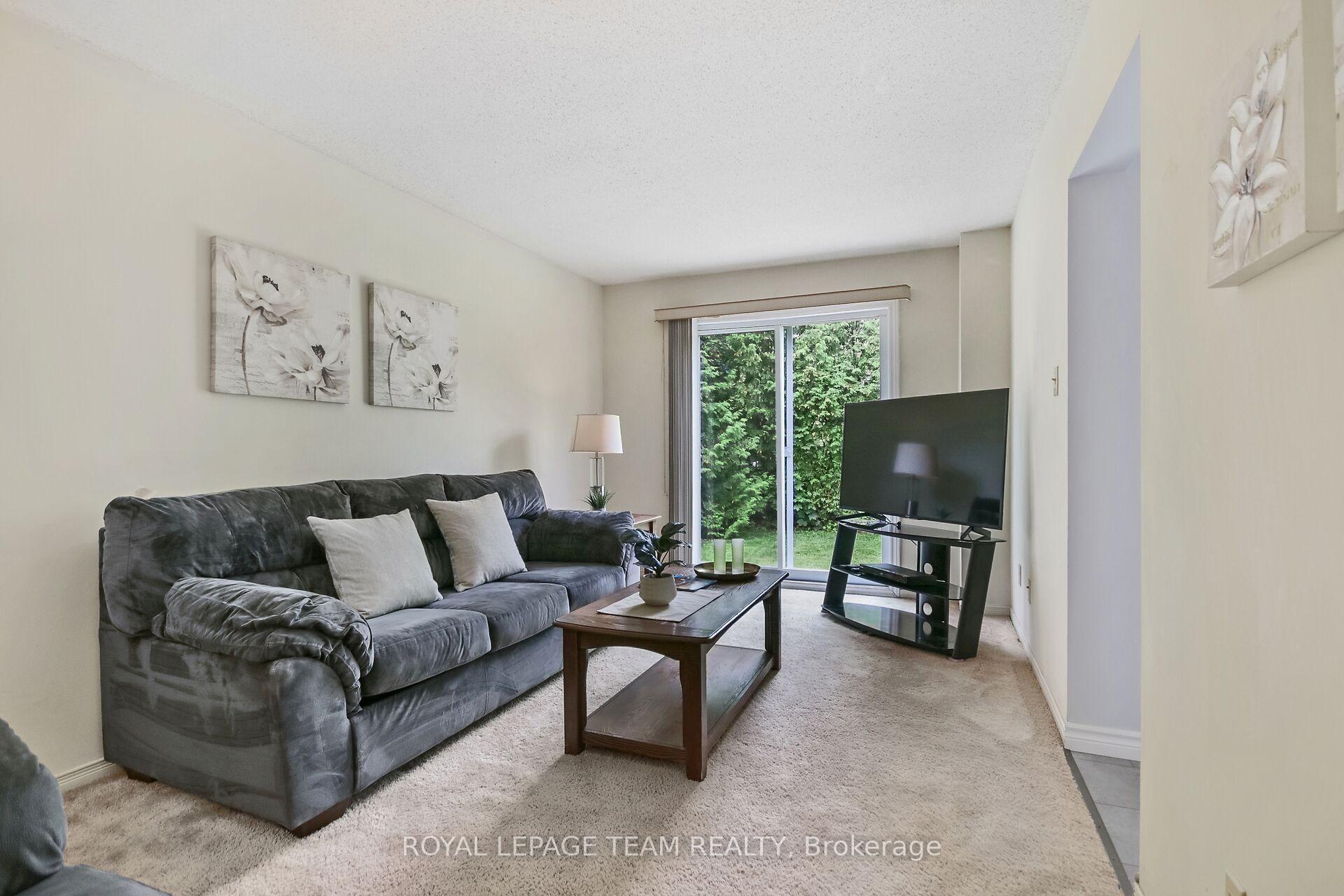 Photo 19 of 22 Hewitt Way, Ottawa, Kanata - Katimavik — HOMEH