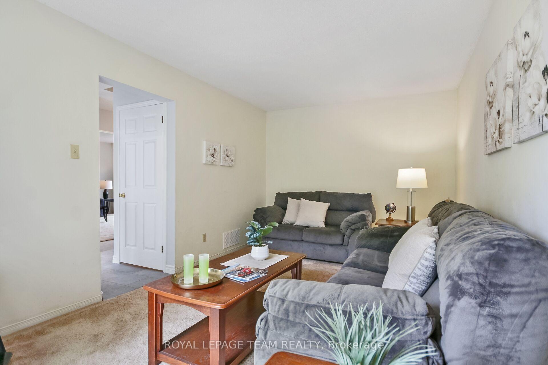 Photo 20 of 22 Hewitt Way, Ottawa, Kanata - Katimavik — HOMEH