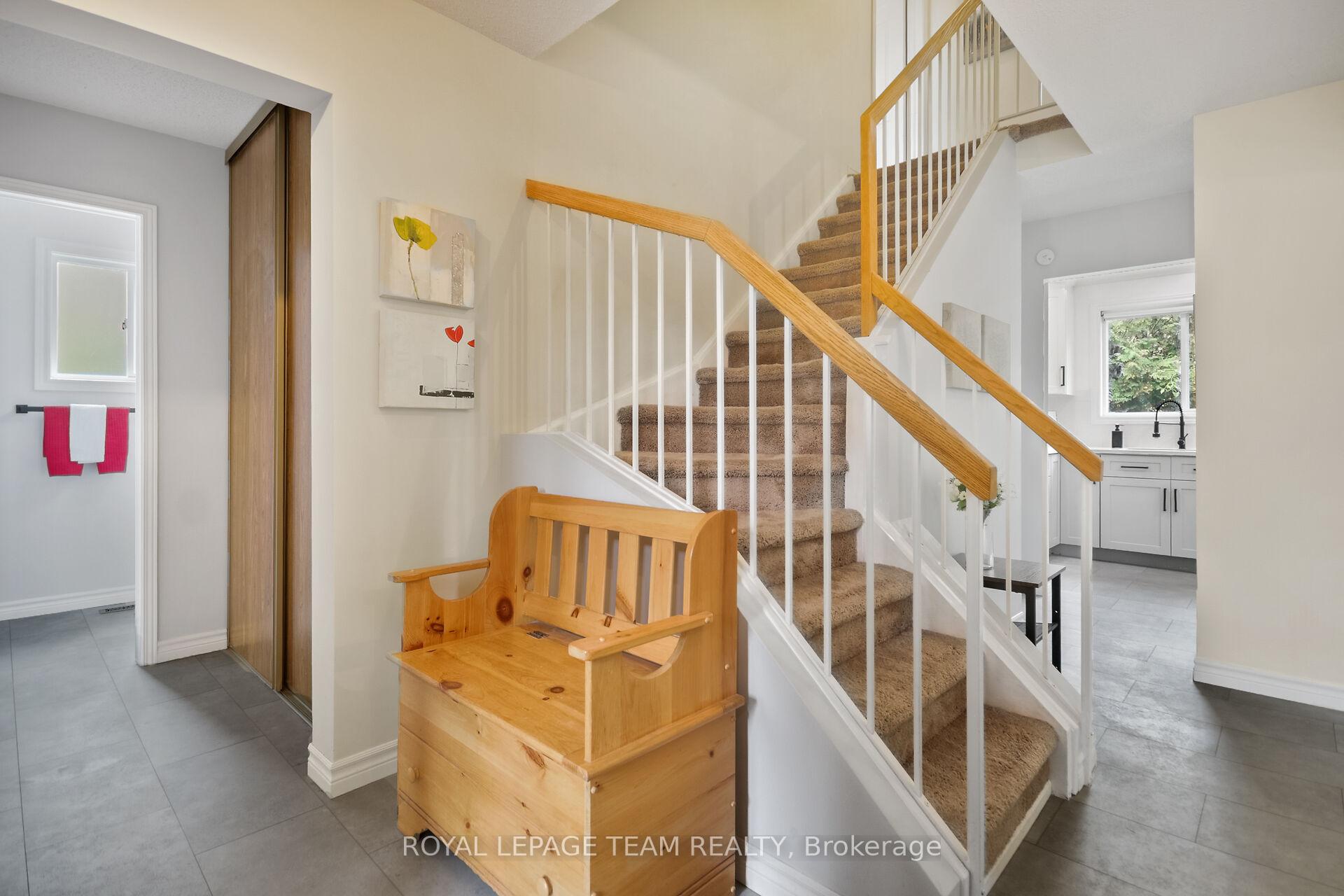 Photo 23 of 22 Hewitt Way, Ottawa, Kanata - Katimavik — HOMEH