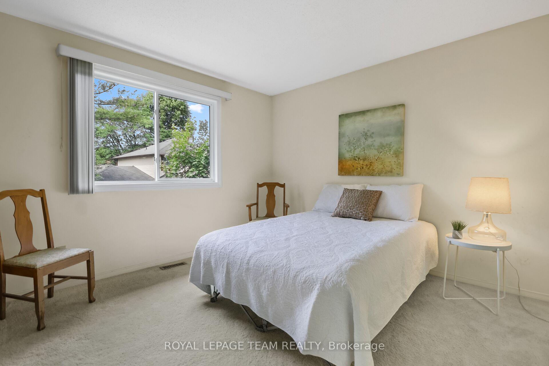 Photo 33 of 22 Hewitt Way, Ottawa, Kanata - Katimavik — HOMEH