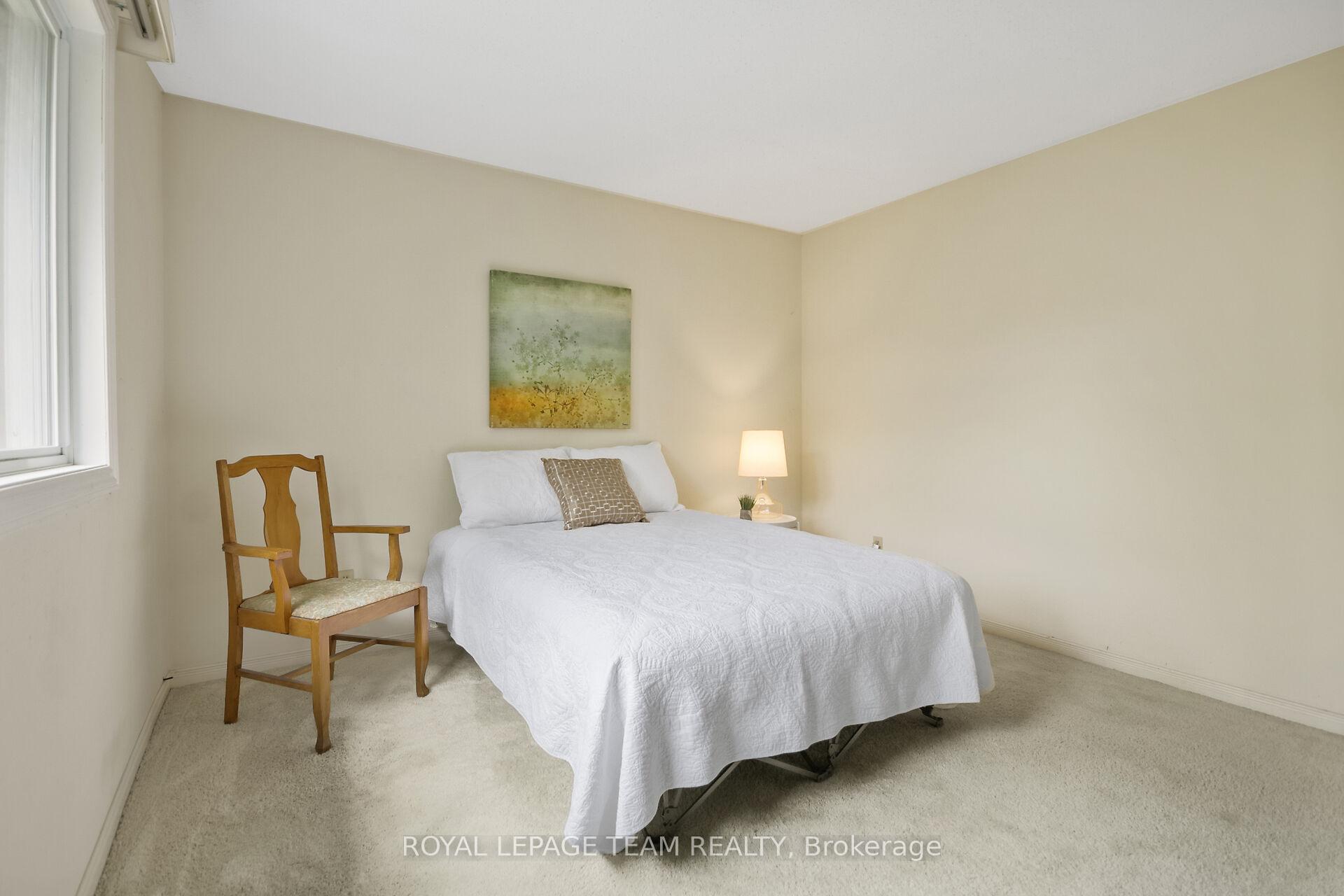 Photo 34 of 22 Hewitt Way, Ottawa, Kanata - Katimavik — HOMEH