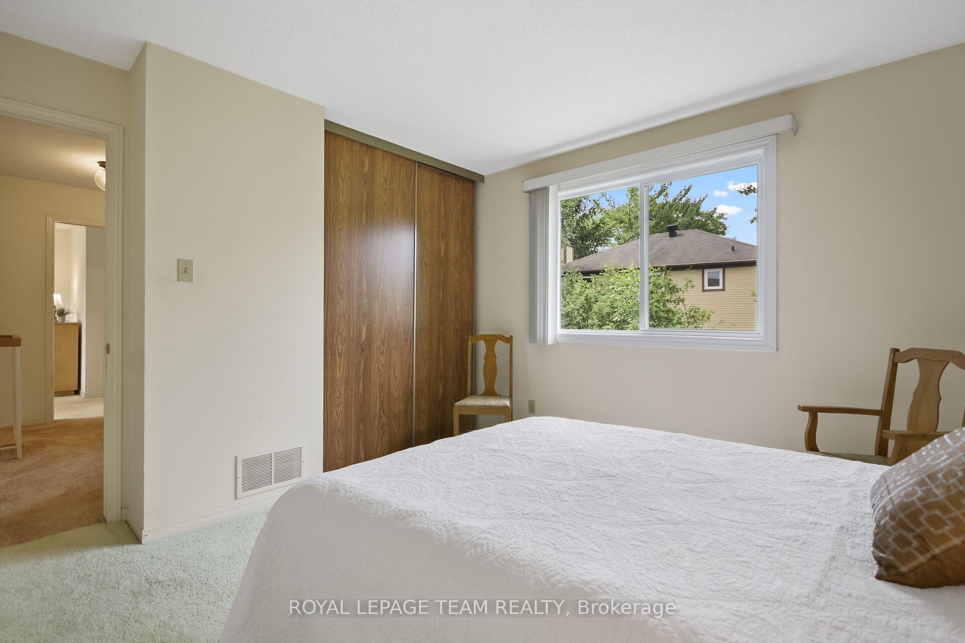 Photo 35 of 22 Hewitt Way, Ottawa, Kanata - Katimavik — HOMEH