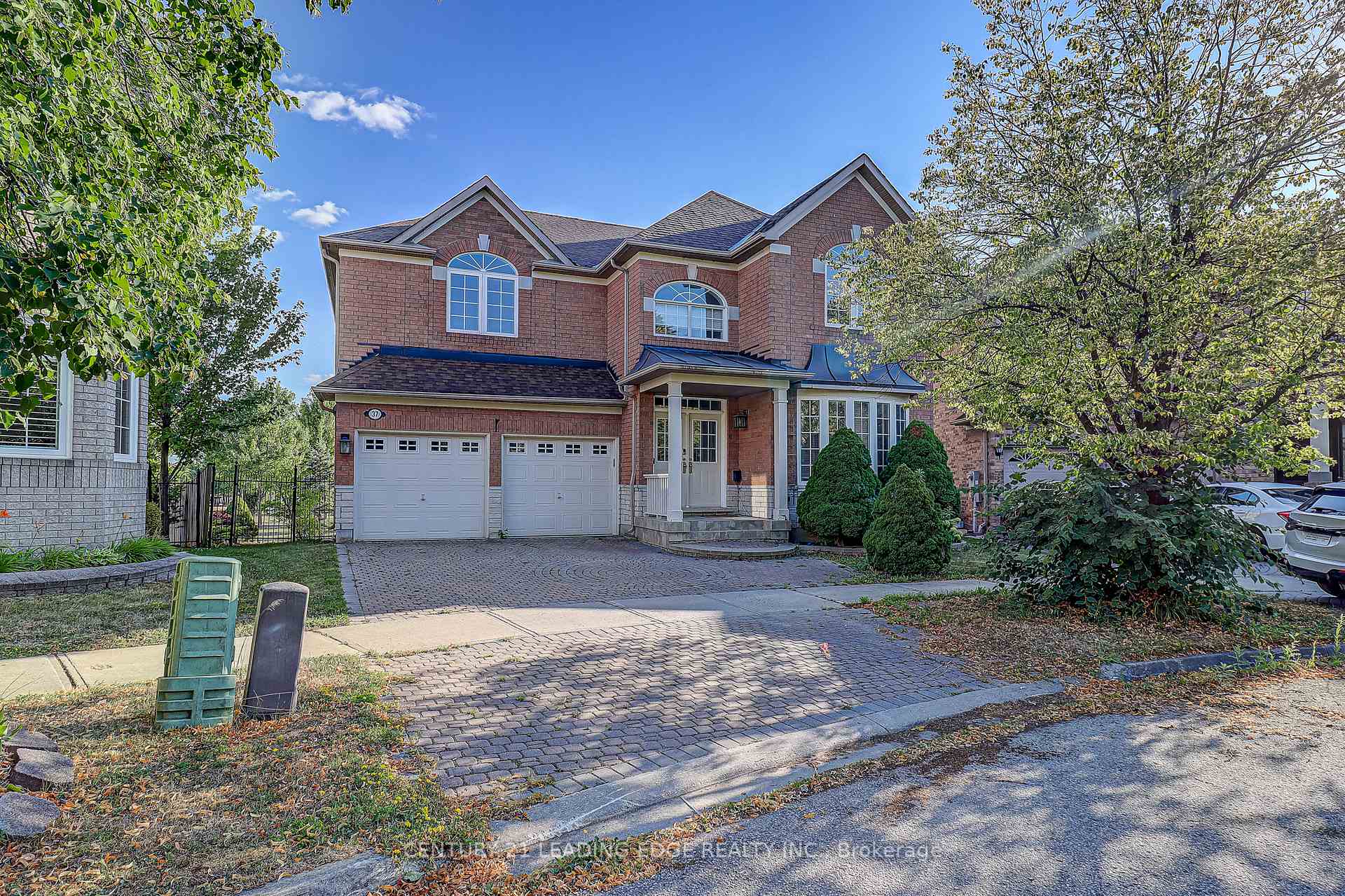 Photo 3 of 37 Wiltshire Drive, Markham, Berczy — HOMEH