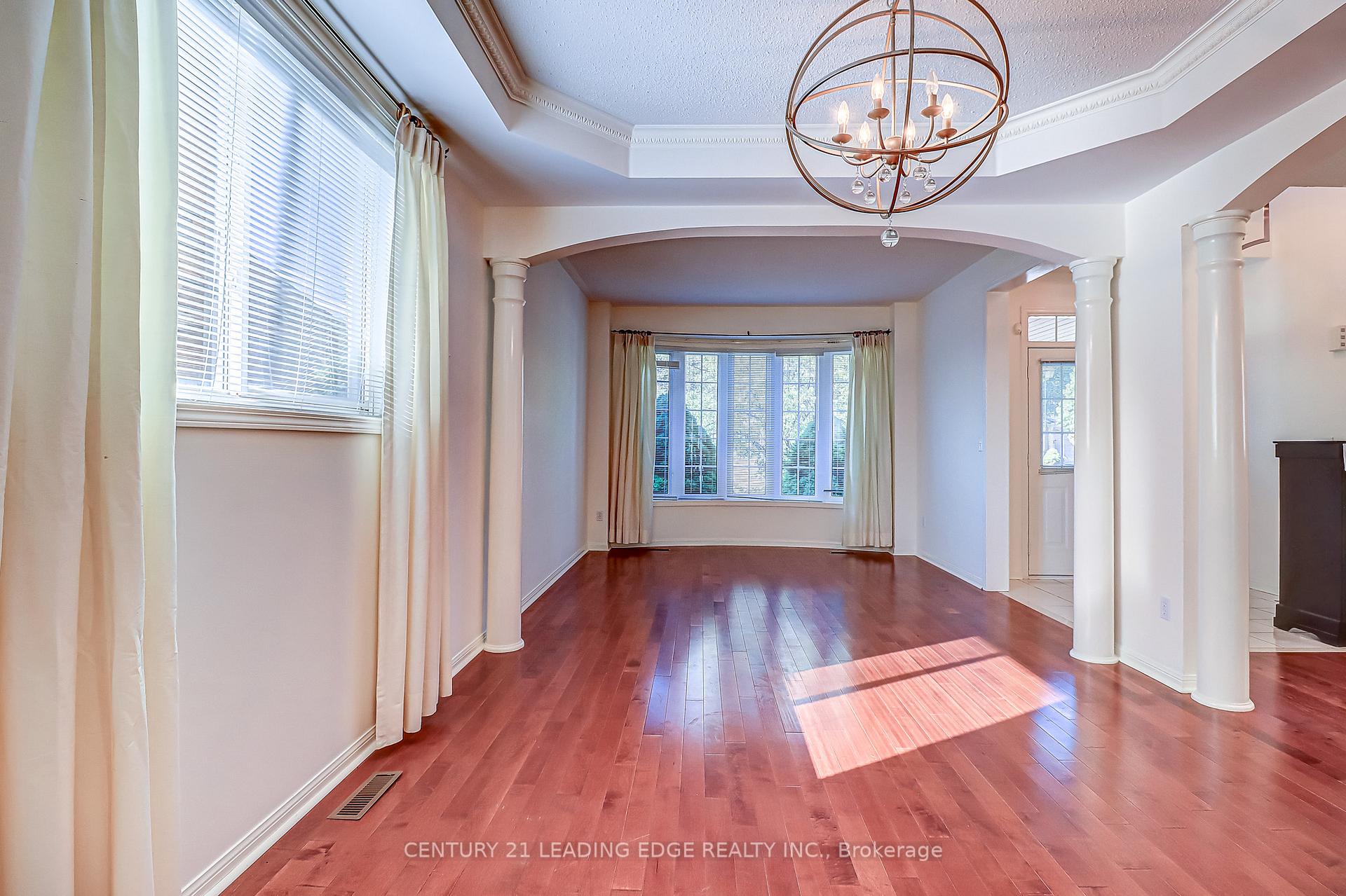 Photo 4 of 37 Wiltshire Drive, Markham, Berczy — HOMEH