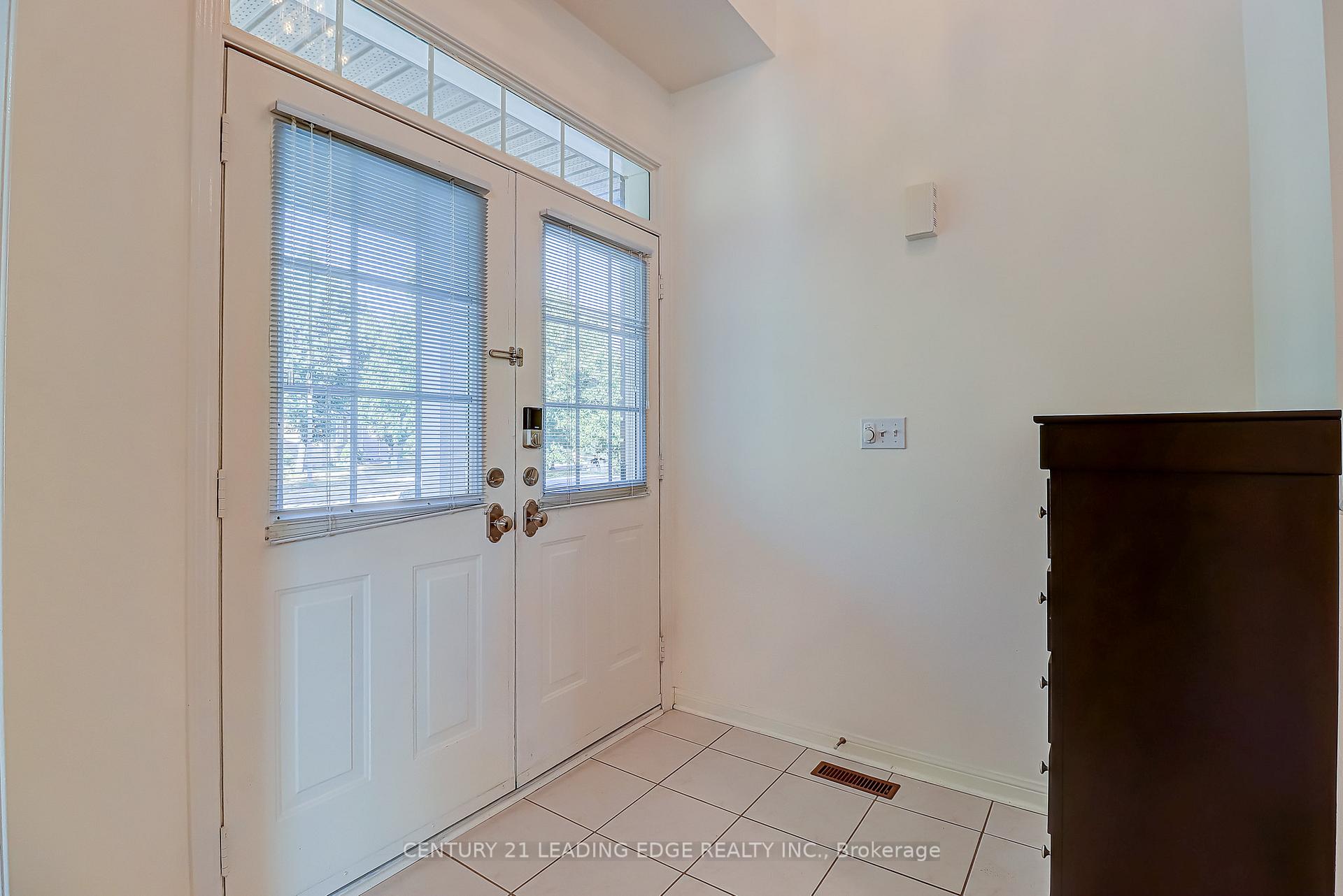 Photo 7 of 37 Wiltshire Drive, Markham, Berczy — HOMEH