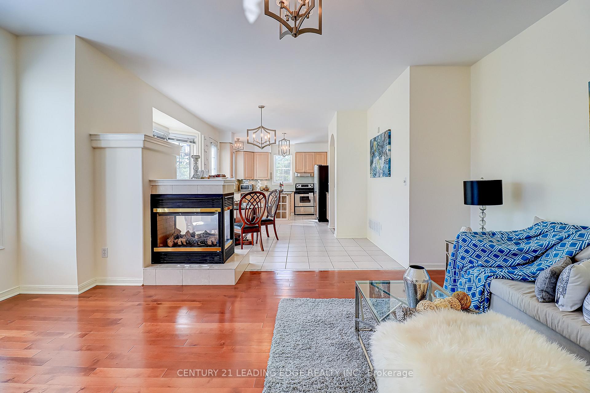 Photo 14 of 37 Wiltshire Drive, Markham, Berczy — HOMEH