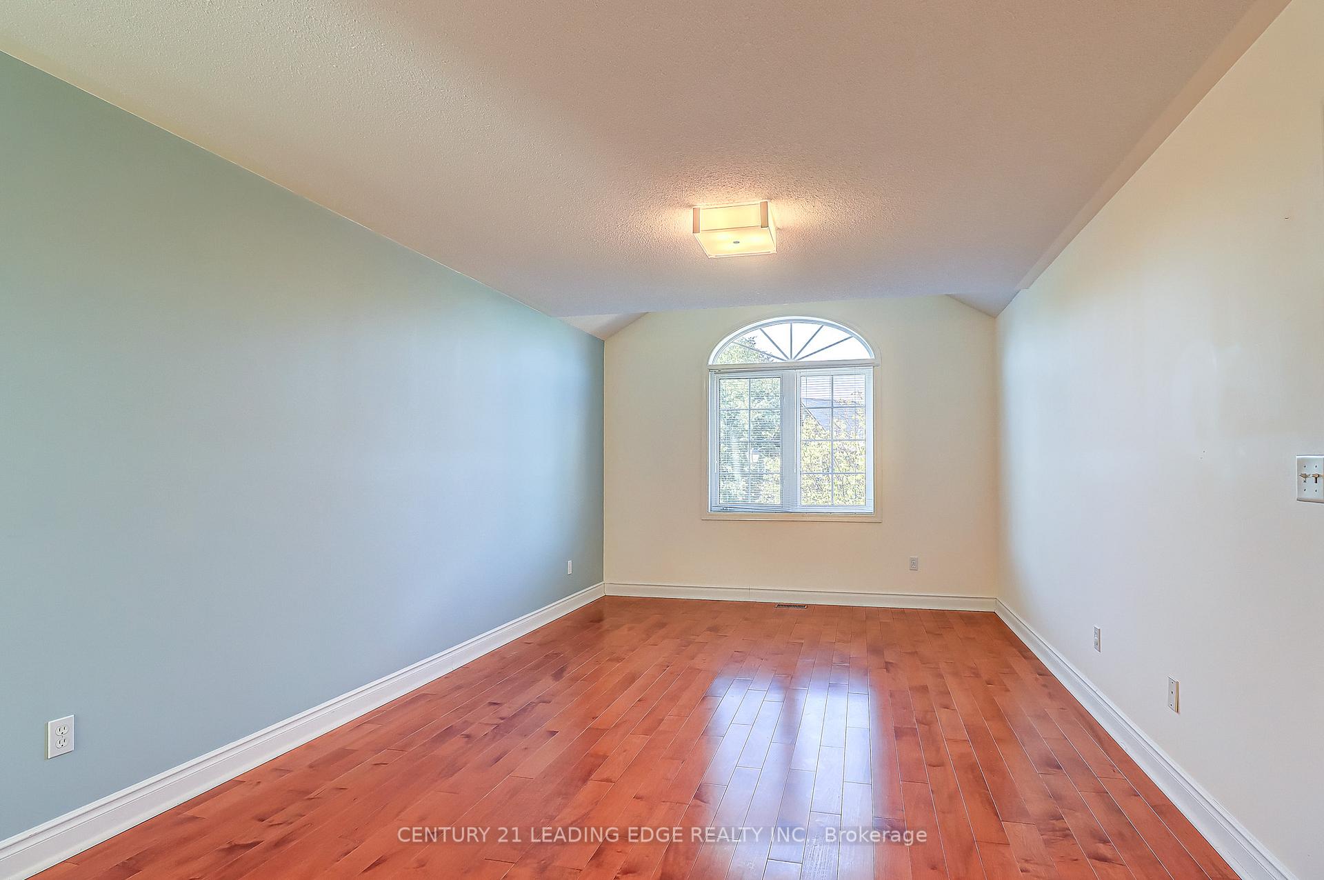Photo 32 of 37 Wiltshire Drive, Markham, Berczy — HOMEH