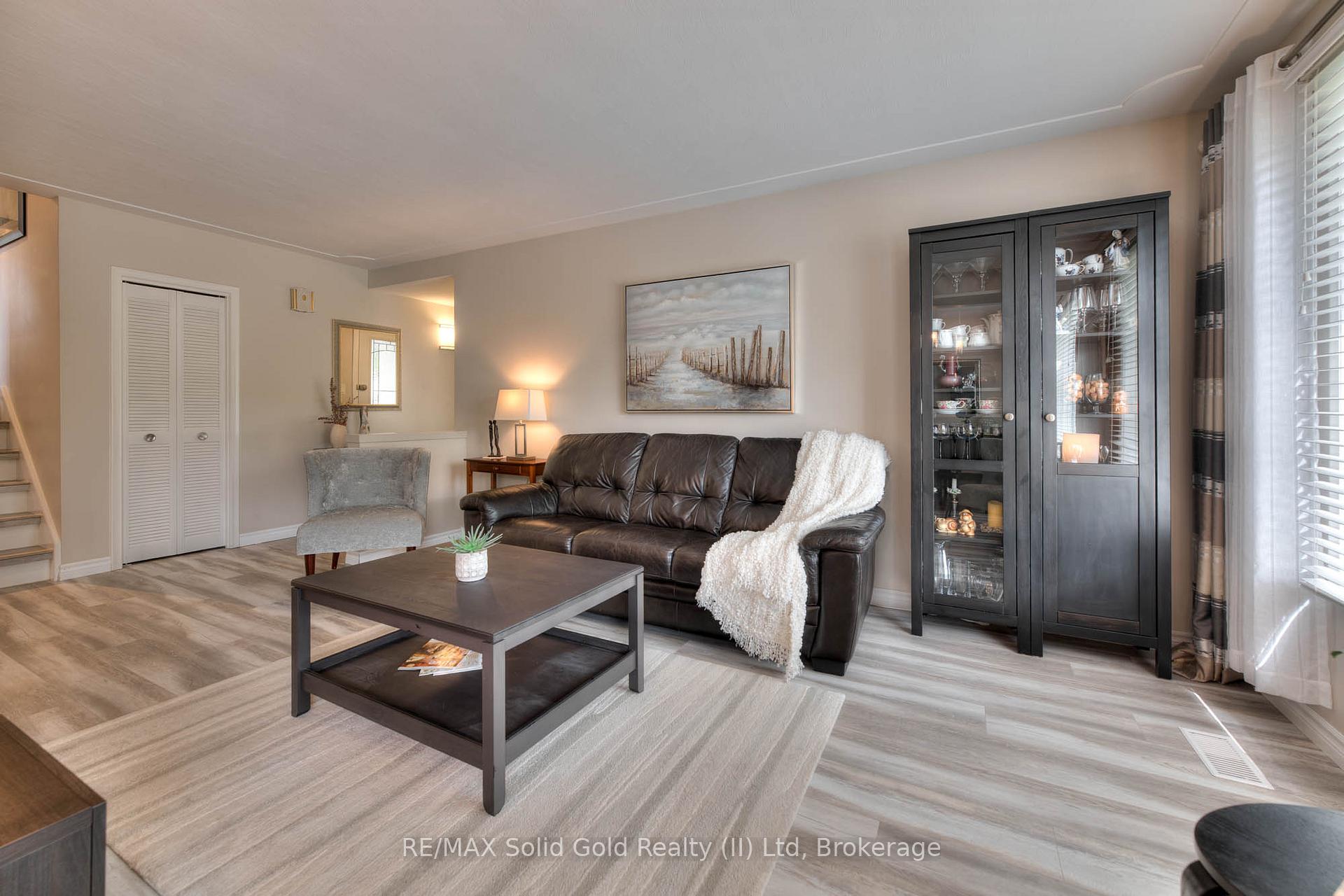 Photo 5 of 232 Kenneth Avenue, Kitchener — HOMEH