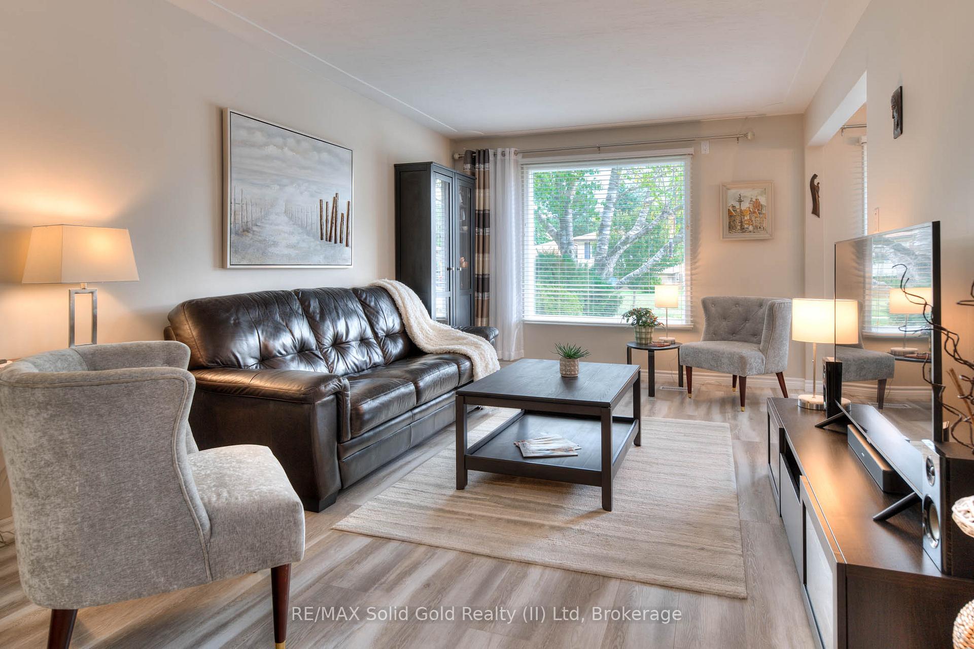 Photo 7 of 232 Kenneth Avenue, Kitchener — HOMEH