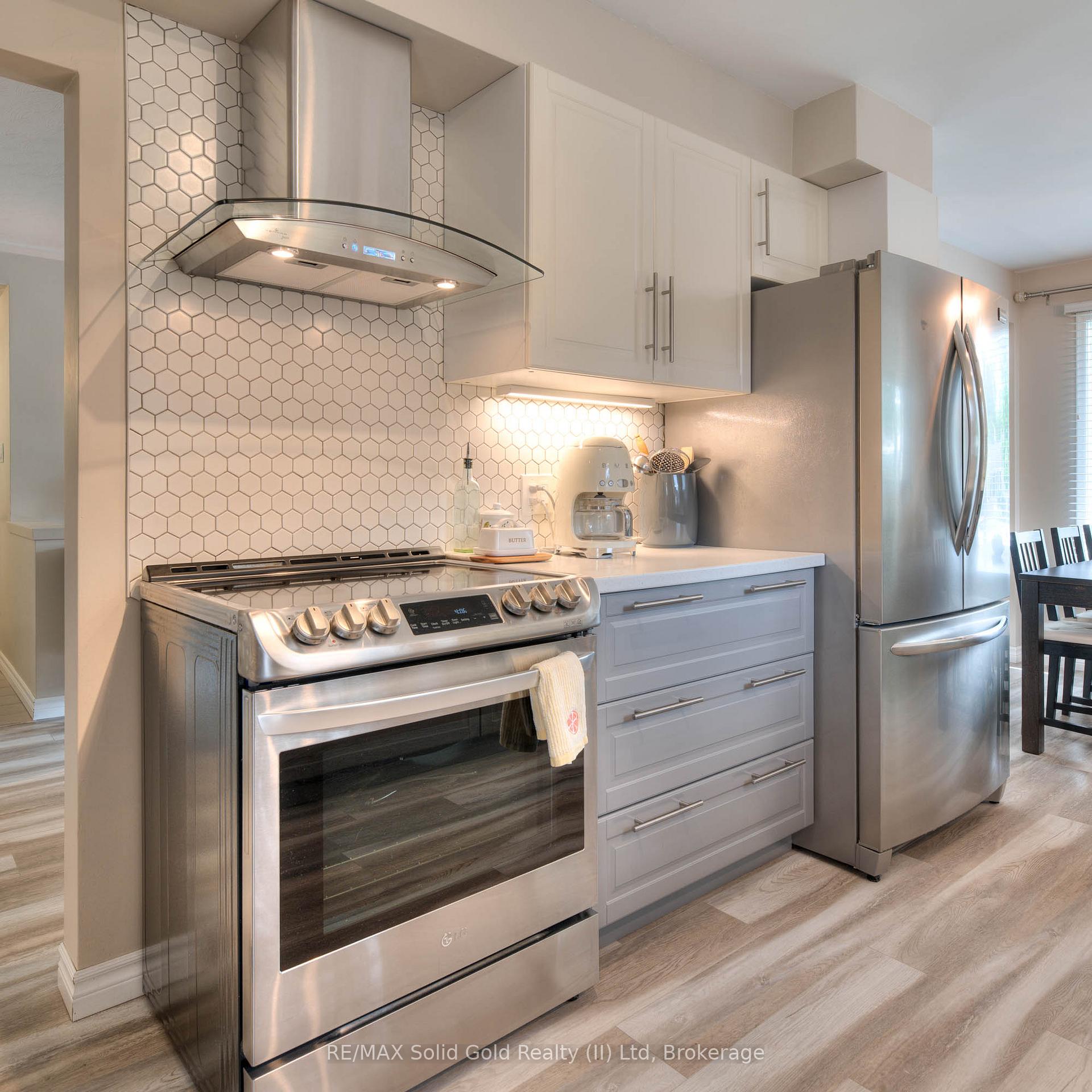 Photo 12 of 232 Kenneth Avenue, Kitchener — HOMEH