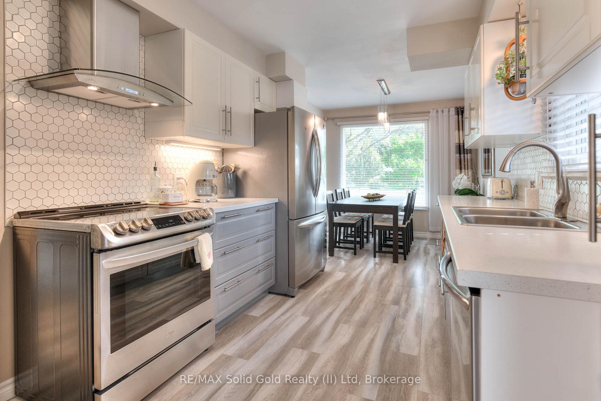 Photo 13 of 232 Kenneth Avenue, Kitchener — HOMEH