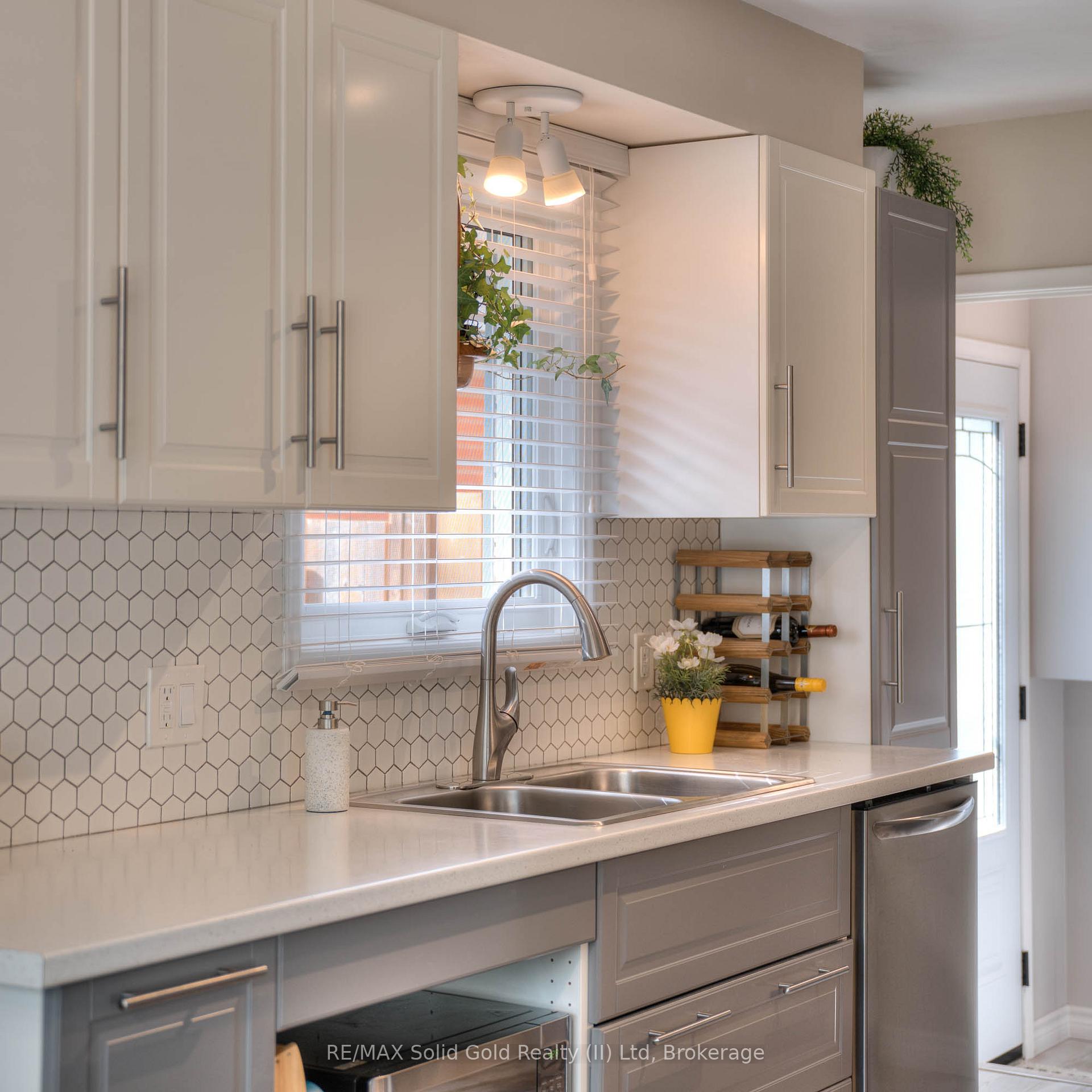 Photo 15 of 232 Kenneth Avenue, Kitchener — HOMEH