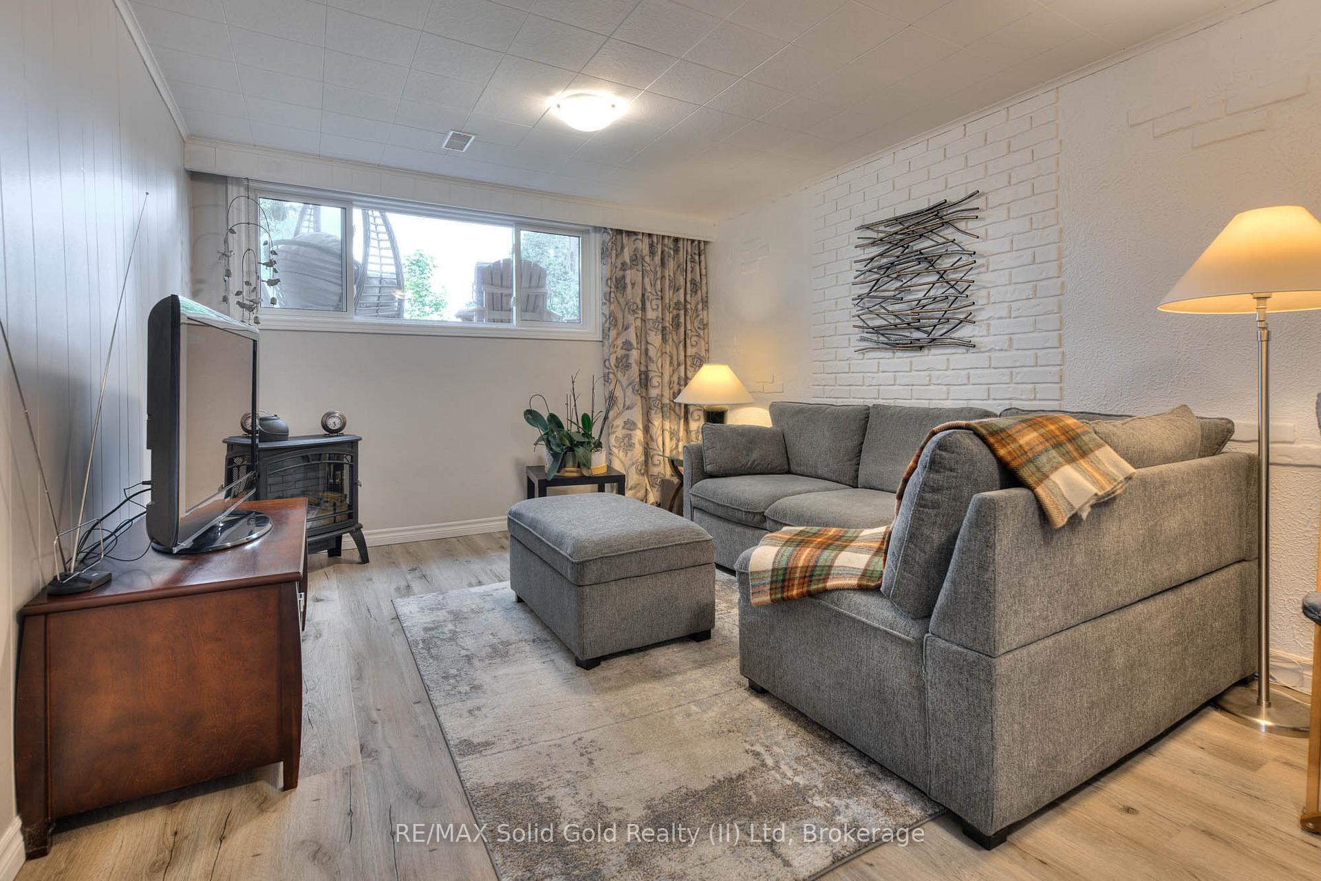 Photo 24 of 232 Kenneth Avenue, Kitchener — HOMEH