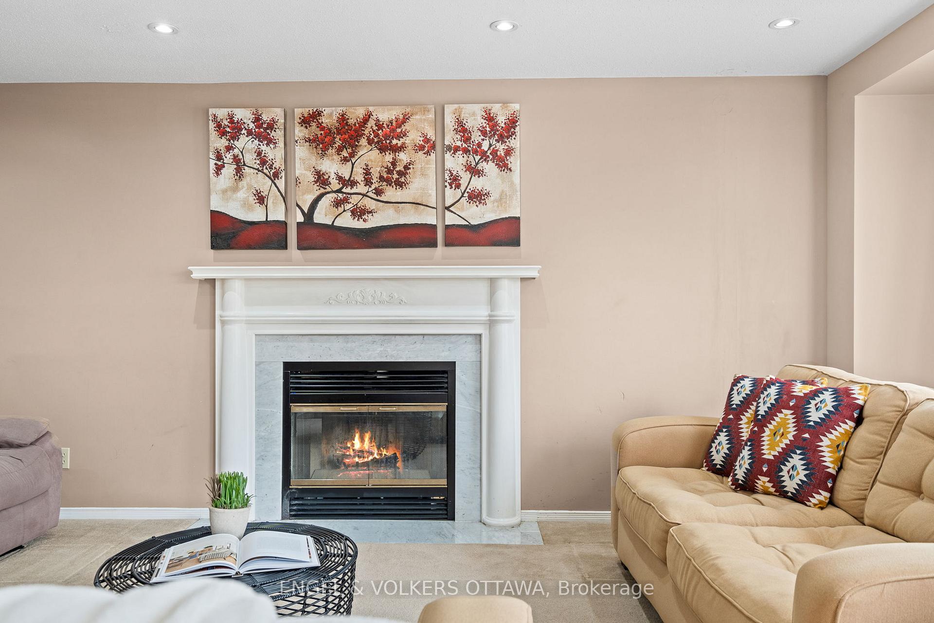 Photo 19 of 4 Collingwood Crescent, Ottawa, Kanata - Morgan's Grant/South March — HOMEH