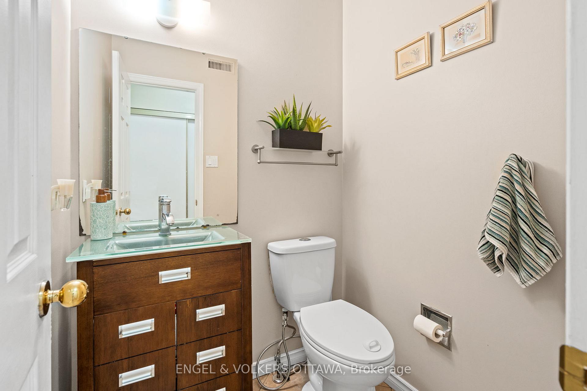 Photo 20 of 4 Collingwood Crescent, Ottawa, Kanata - Morgan's Grant/South March — HOMEH