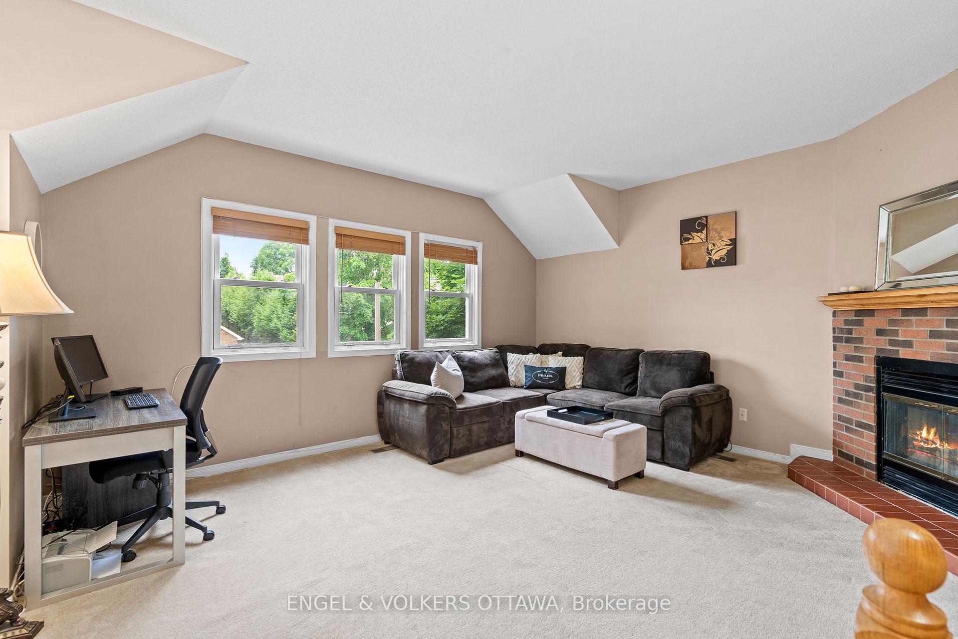 Photo 22 of 4 Collingwood Crescent, Ottawa, Kanata - Morgan's Grant/South March — HOMEH