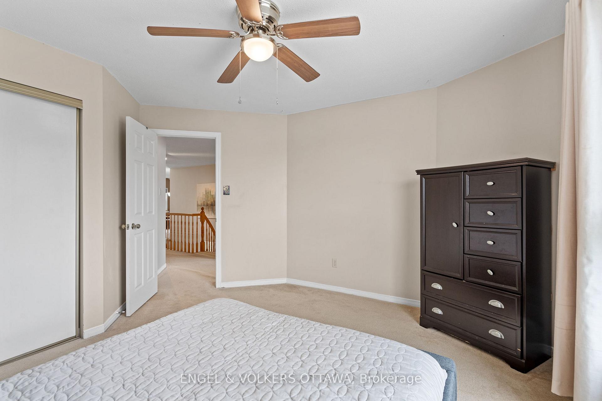 Photo 33 of 4 Collingwood Crescent, Ottawa, Kanata - Morgan's Grant/South March — HOMEH