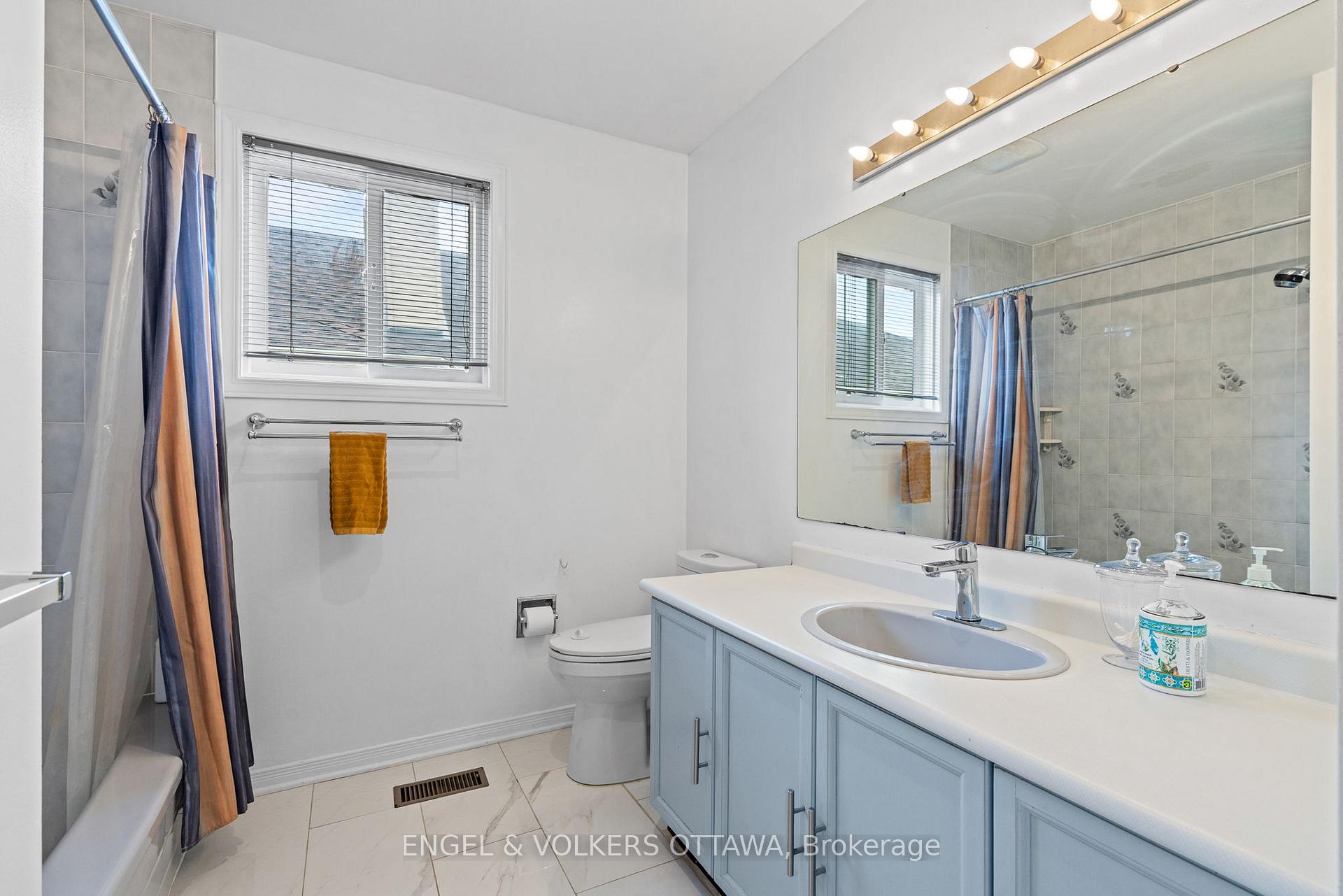 Photo 37 of 4 Collingwood Crescent, Ottawa, Kanata - Morgan's Grant/South March — HOMEH