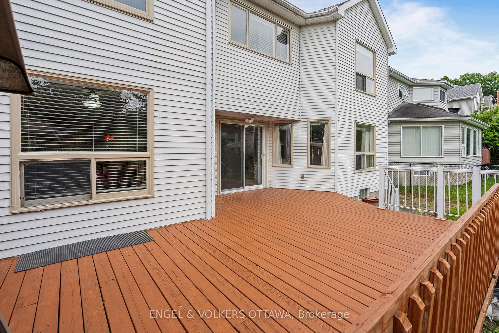 Photo 41 of 4 Collingwood Crescent, Ottawa, Kanata - Morgan's Grant/South March — HOMEH