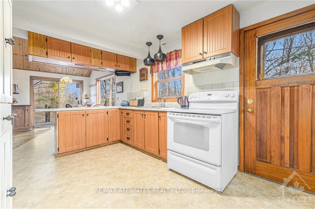 Photo 12 of 593 Sugarbush Way, Lanark Highlands, Lanark Highlands (Dalhousie) Twp — HOMEH