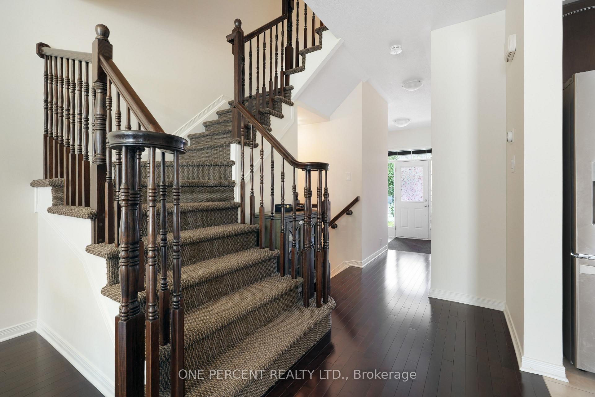 Photo 6 of 225 Losino Crescent, Ottawa, Kanata - Emerald Meadows/Trailwest — HOMEH