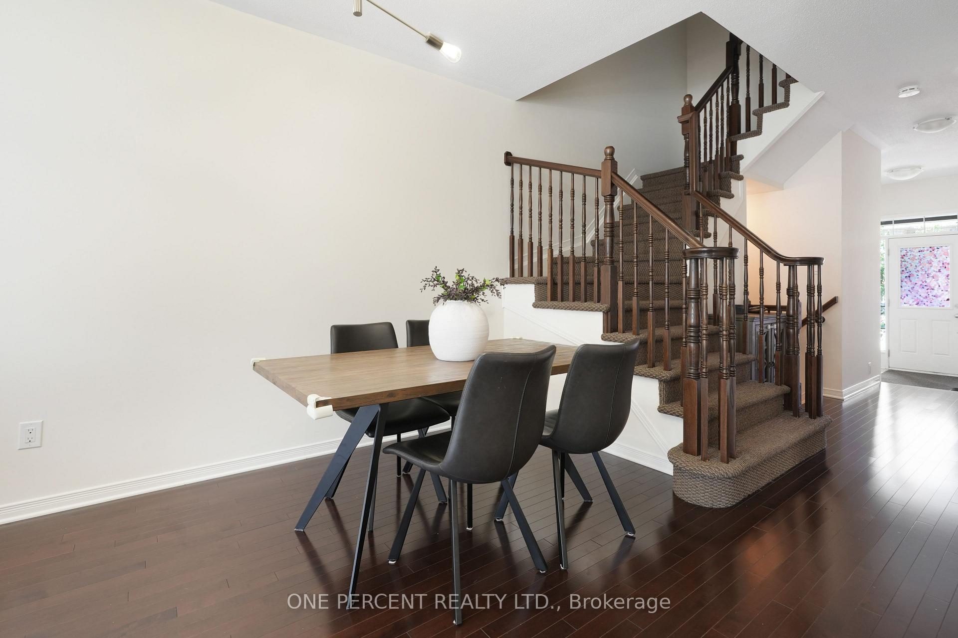 Photo 7 of 225 Losino Crescent, Ottawa, Kanata - Emerald Meadows/Trailwest — HOMEH