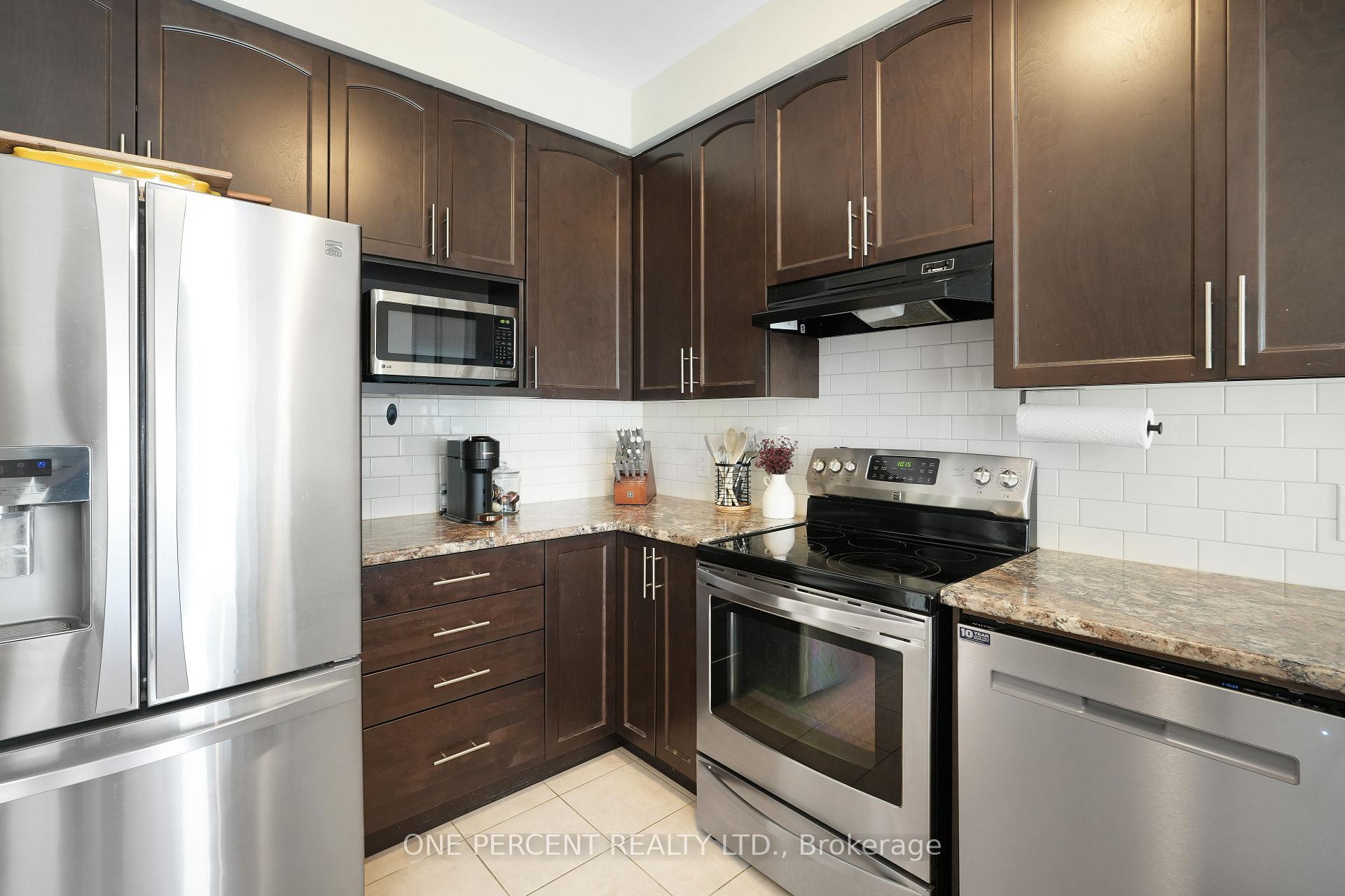 Photo 14 of 225 Losino Crescent, Ottawa, Kanata - Emerald Meadows/Trailwest — HOMEH