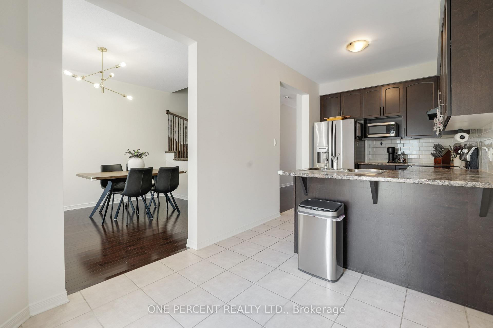 Photo 16 of 225 Losino Crescent, Ottawa, Kanata - Emerald Meadows/Trailwest — HOMEH
