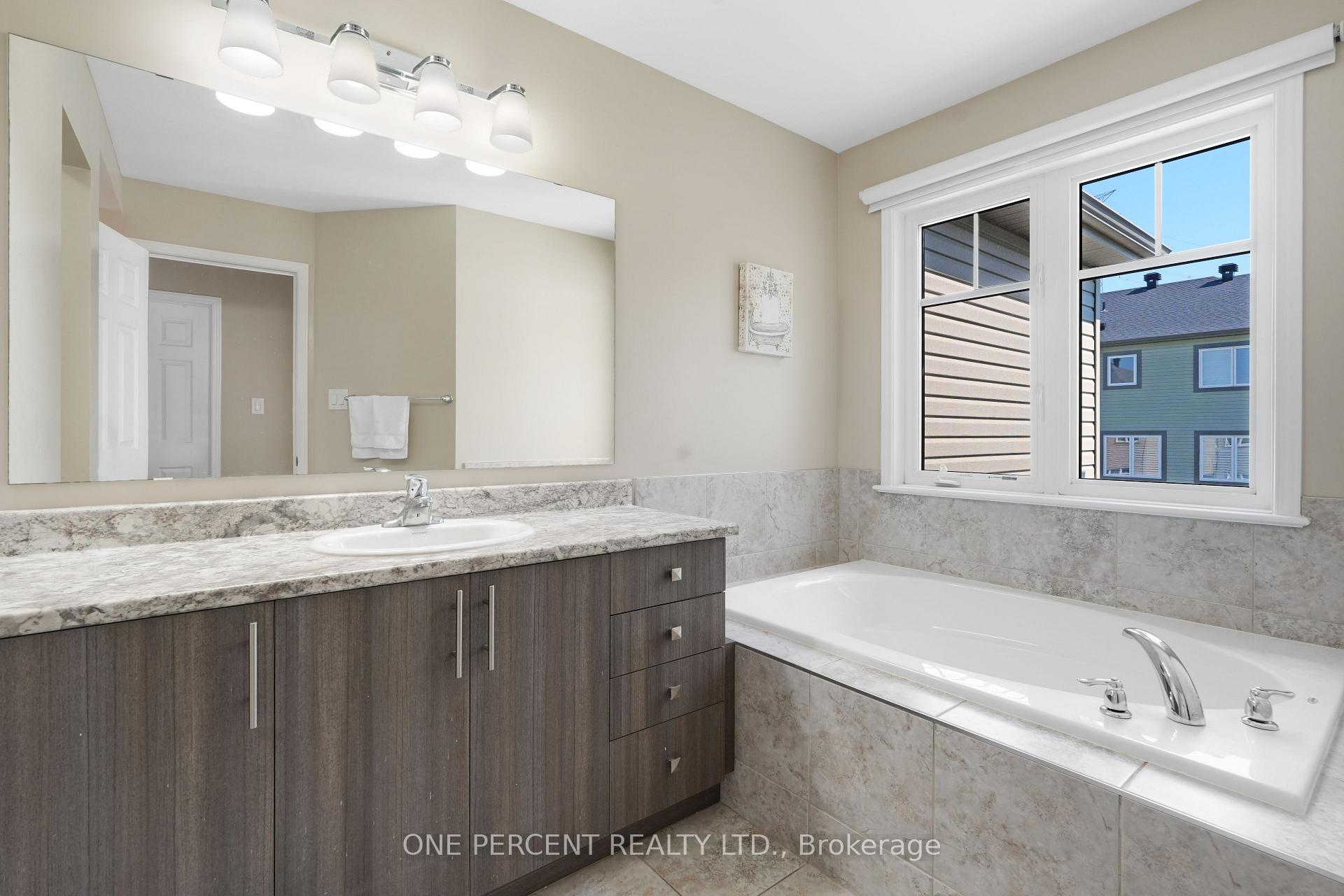 Photo 21 of 225 Losino Crescent, Ottawa, Kanata - Emerald Meadows/Trailwest — HOMEH