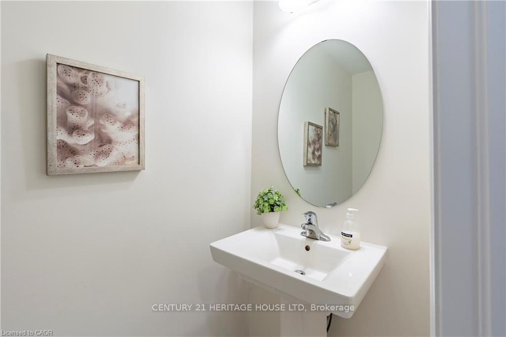 Photo 13 of 281 Broadacre Drive, Kitchener — HOMEH