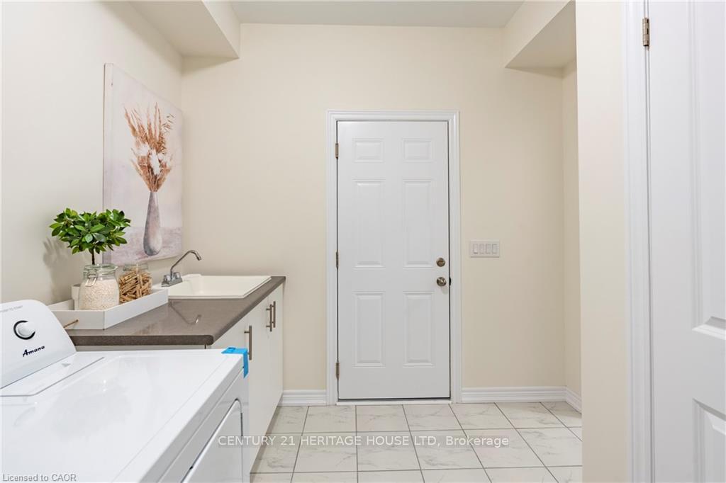 Photo 15 of 281 Broadacre Drive, Kitchener — HOMEH