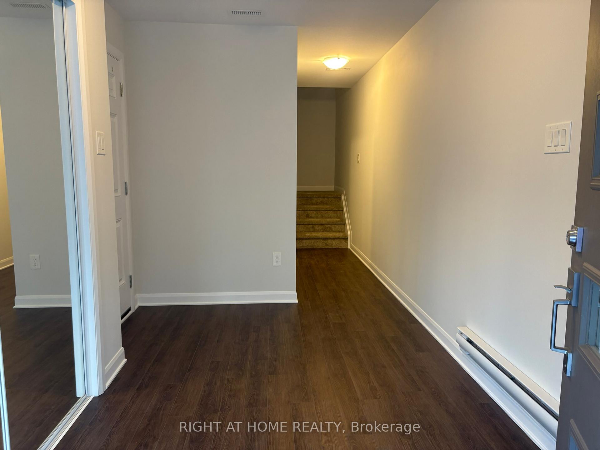 Photo 4 of 409 Silverberry Private, Ottawa, Kanata - Kanata Lakes/Heritage Hills — HOMEH