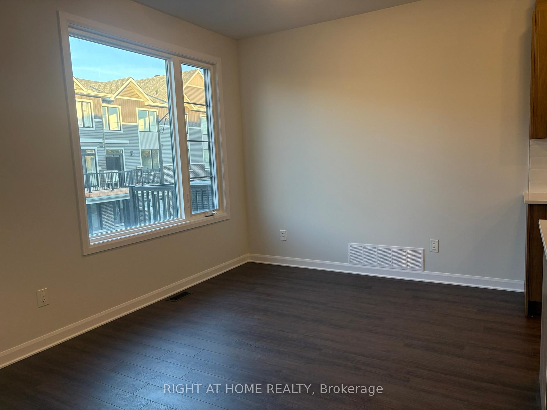 Photo 12 of 409 Silverberry Private, Ottawa, Kanata - Kanata Lakes/Heritage Hills — HOMEH