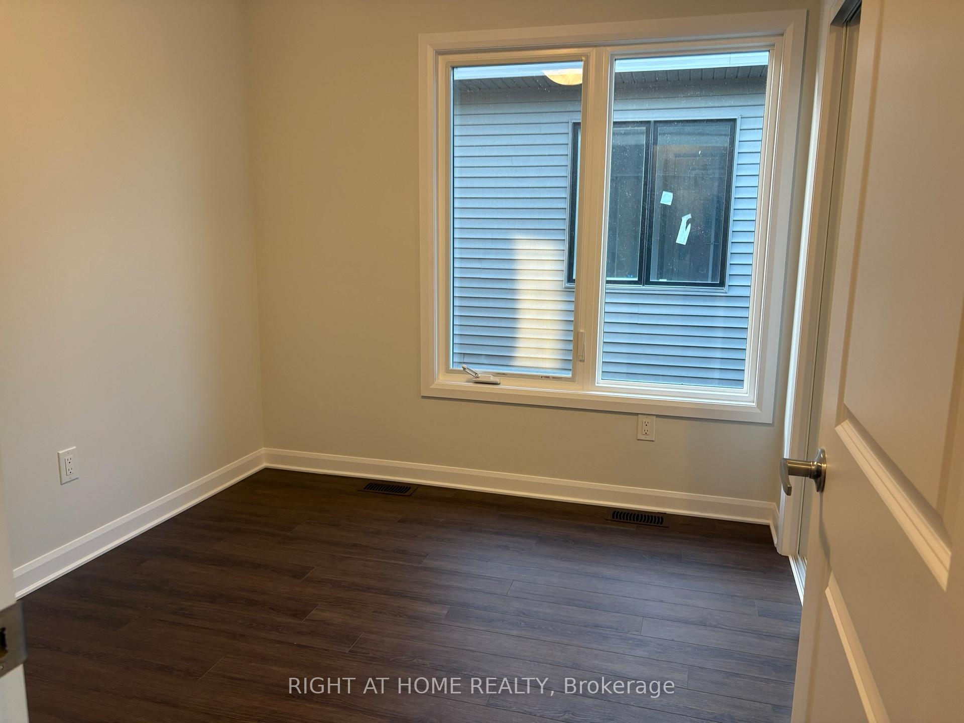 Photo 17 of 409 Silverberry Private, Ottawa, Kanata - Kanata Lakes/Heritage Hills — HOMEH